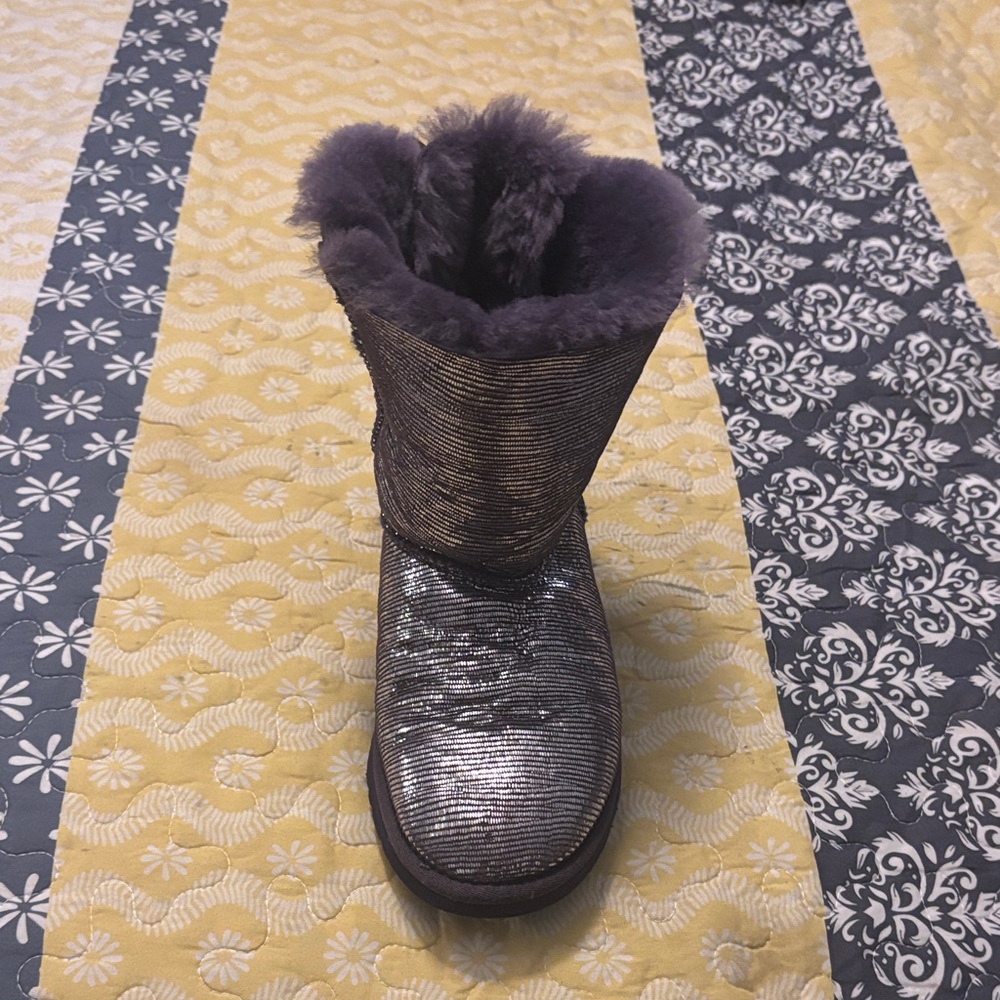 UGG Metallic Silver Bailey Bows
